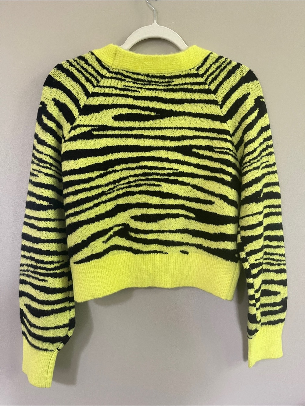 English Factory lime green/yellow crop v neck cardigan size medium size medium - Picture 7 of 11